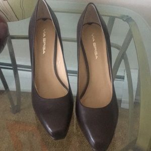 Via Spiga Brown lug sole platform heels size 8.5